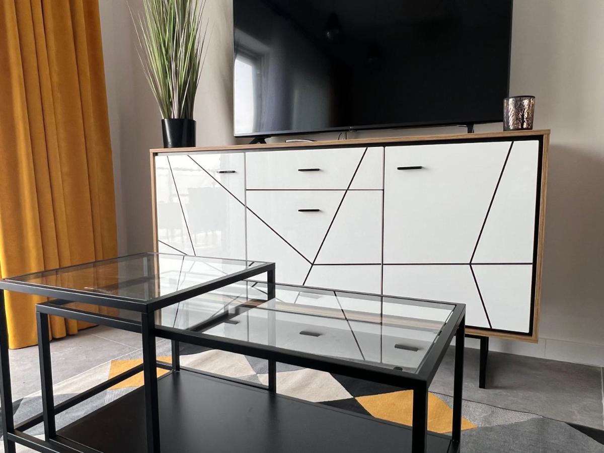 Apartament Premium Ze Zlota Wanna W Sypialni Widok Na Morze Dyskretny Taras Z Lozkiem - Baltyckie Sarbinowo 18 Eksteriør billede