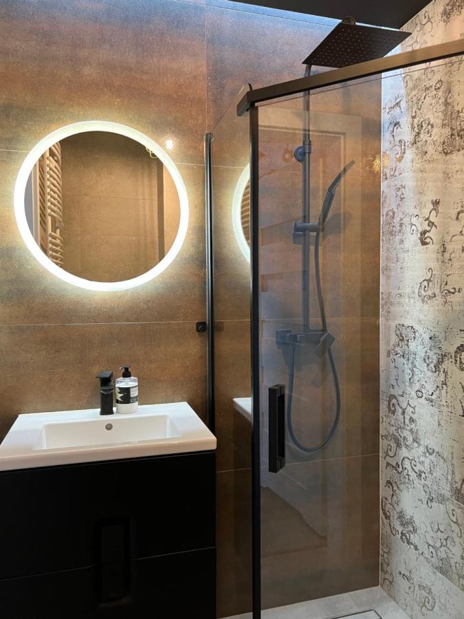 Apartament Premium Ze Zlota Wanna W Sypialni Widok Na Morze Dyskretny Taras Z Lozkiem - Baltyckie Sarbinowo 18 Eksteriør billede