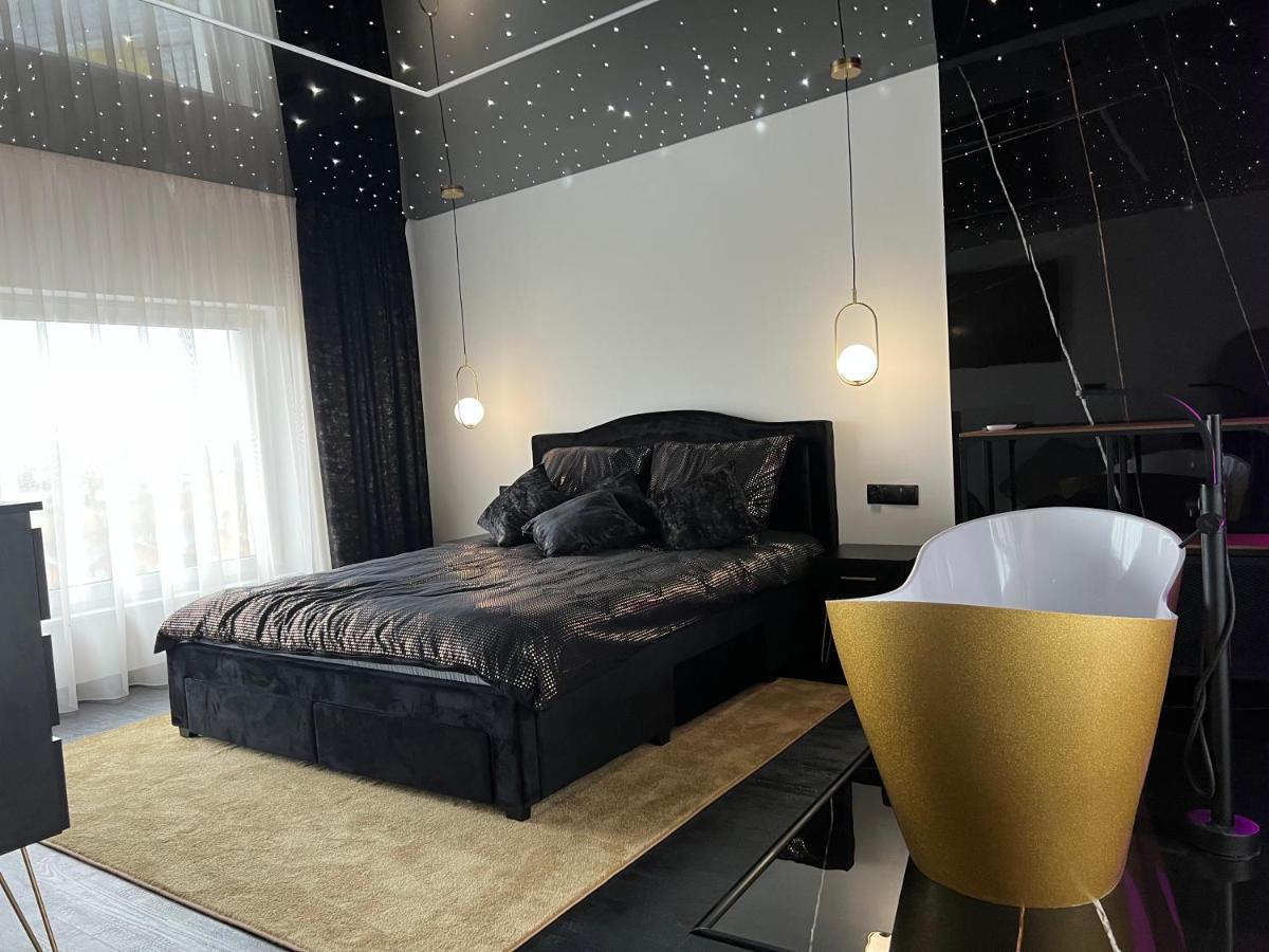 Apartament Premium Ze Zlota Wanna W Sypialni Widok Na Morze Dyskretny Taras Z Lozkiem - Baltyckie Sarbinowo 18 Eksteriør billede